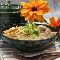 可能是粥、拉麵、豆腐和顯示的文字是「 FAng 7၈ 」的圖像