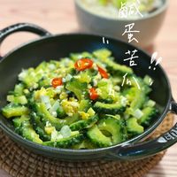 可能是顯示的文字是「歯成 蛋 苦 tni 골터가 」的圖像