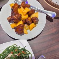 可能是炒麵和港式點心的圖像