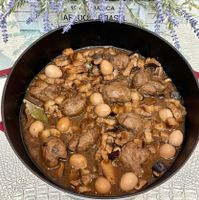 可能是香菇、火鍋和文字的圖像