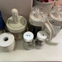 可能是泡茶器和研磨機的圖像