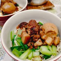 可能是麵、豆腐和拉麵的圖像