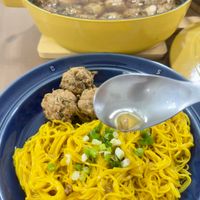 可能是炒麵、麵、拉麵和義大利麵的圖像