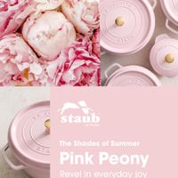 可能是顯示的文字是「 OOCOTTE LA 1LUB STAUD TAU ሊአ GOVES SYAUO staub en France STA The shades Shades of Summer Pink Peony Revel in everyday joy 」的圖像