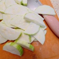 可能是蘋果、刀和梨子的圖像