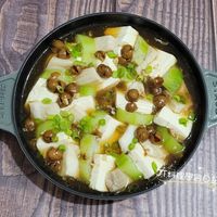 可能是豆腐、火鍋和顯示的文字是「 STAUB TAU ഗ്രി ስዲ wg ST STAUB AUB 浙料理學習日記」的圖像