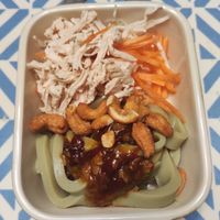 可能是麵、義大利麵和豆腐的圖像