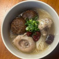 可能是麵和拉麵的圖像