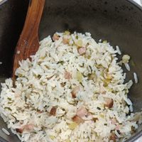 可能是炒飯、印度香料飯和文字的圖像