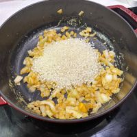 可能是北非小米飯和炒飯的圖像