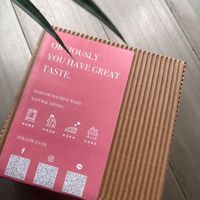 可能是顯示的文字是「 OB OBNIOUSLY YOU TASTE. YOUHAVE HAVE GREAT HAND OR MACHINE NATURALDRYING NATURAL RAL DRYING W VASH 温和精洗 中性洗劇 FOLLOW FOLLOWUSON US USON f Por 低溫開造 شن 李洗注港」的圖像