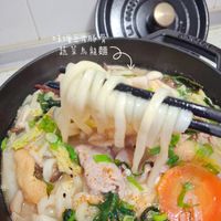 可能是拉麵、豆腐和顯示的文字是「味噌豆皮豚骨 蔬菜烏龍麵 楊太太廚房烘焙筆記」的圖像