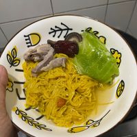 可能是炒麵、麵和拉麵的圖像