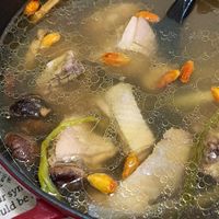 可能是火鍋、粥和拉麵的圖像