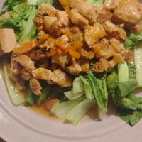 可能是豆腐和顯示的文字是「 ShAUIS 火星上的滷肉飯 滷肉飯 vivo X70 vivoX70Pro+IZEISS Pro+ ZEISS 2025/08/18 18:02 」的圖像
