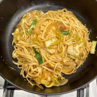 可能是麵、炒麵和義大利麵的圖像