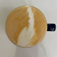 可能是咖啡和咖啡杯的圖像