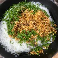 可能是拉麵、麵和紫蘇的圖像