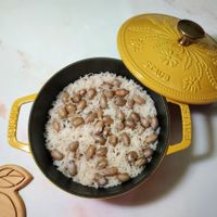 可能是北非小米飯和義大利麵的圖像