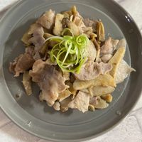 可能是義大利麵和顯示的文字是「 U U 」的圖像