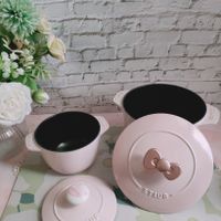 可能是顯示的文字是「 STAUB STAUE ST/UE 」的圖像