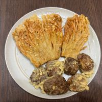 可能是香菇、羊肚蕈菇和蘑菇的圖像