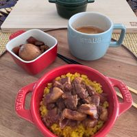 可能是北非小米飯和炒飯的圖像