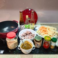 可能是豆腐、麵和文字的圖像