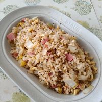 可能是北非小米飯和炒飯的圖像