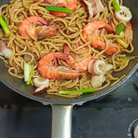 可能是炒麵、拉麵和義大利麵的圖像