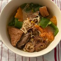 可能是麵、拉麵和豆腐的圖像