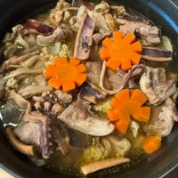 可能是拉麵、燉小牛膝和香菇的圖像