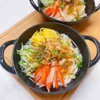 可能是豆腐、拉麵、麵和文字的圖像