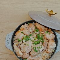 可能是豆腐和顯示的文字是「 STAUD S 」的圖像
