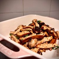 可能是香菇、蘑菇和羊肚蕈菇的圖像