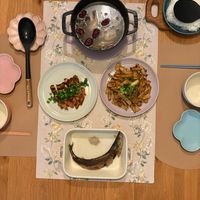 可能是炒麵和火鍋的圖像