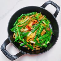 可能是炒麵和豆腐的圖像