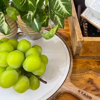 可能是顯示的文字是「 STAUB STAUS 」的圖像