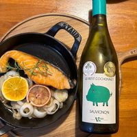 可能是顯示的文字是「 STAUD STAUB ව OR 超町66 0 LEPETIT COCHONNET SAUVIGNON 002۵- pco Pco 」的圖像