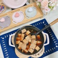 可能是豆腐、火鍋和文字的圖像