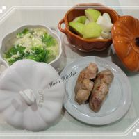 可能是粥和顯示的文字是「 STANB STAUS ANB ISTAUR -TAUE Kachen Kitchen Mon Moon STAUD 」的圖像