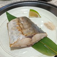 可能是生魚片和文字的圖像