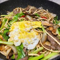 可能是快炒、拉麵和炒麵的圖像