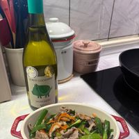 可能是顯示的文字是「 EPETIT UEPEnTCOCH CoC SAUVIC STAUB AUB 」的圖像