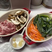 可能是香菇、麵和文字的圖像