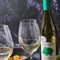 可能是葡萄酒和文字的圖像