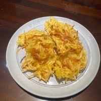 可能是麵和炒麵的圖像
