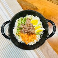 可能是水波蛋、拉麵和麵的圖像