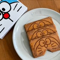 可能是燕麥餅乾、蛋糕和文字的圖像