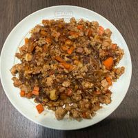 可能是炒飯和印度香料飯的圖像